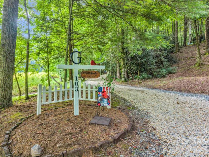 103 Audia Way Drive, Zirconia, NC 28790.  MLS# CAR4408285, YatesRealty ID 40416. 