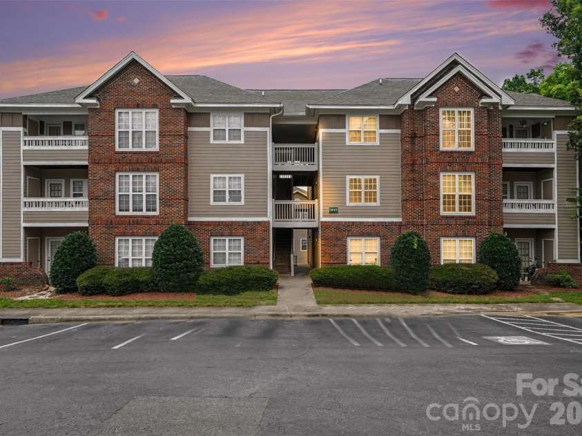 9849 Campus Walk Lane, Charlotte, NC 28262.  MLS# CAR4408053, YatesRealty ID 40418. 
