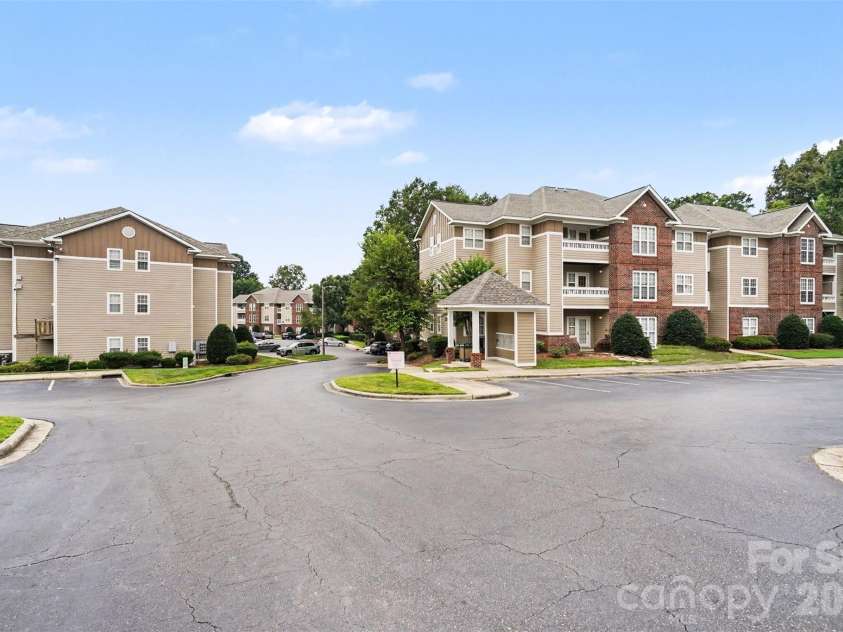 9849 Campus Walk Lane, Charlotte, NC 28262.  MLS# CAR4408053, YatesRealty ID 40418. 