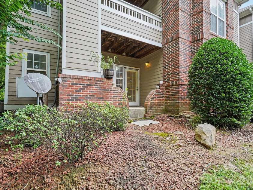 9849 Campus Walk Lane, Charlotte, NC 28262.  MLS# CAR4408053, YatesRealty ID 40418. 