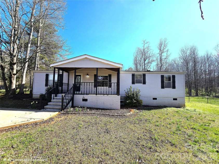 188 Cindy Lane, Kings Mountain, NC 28086.  MLS# CAR4355960, YatesRealty ID 4042. 