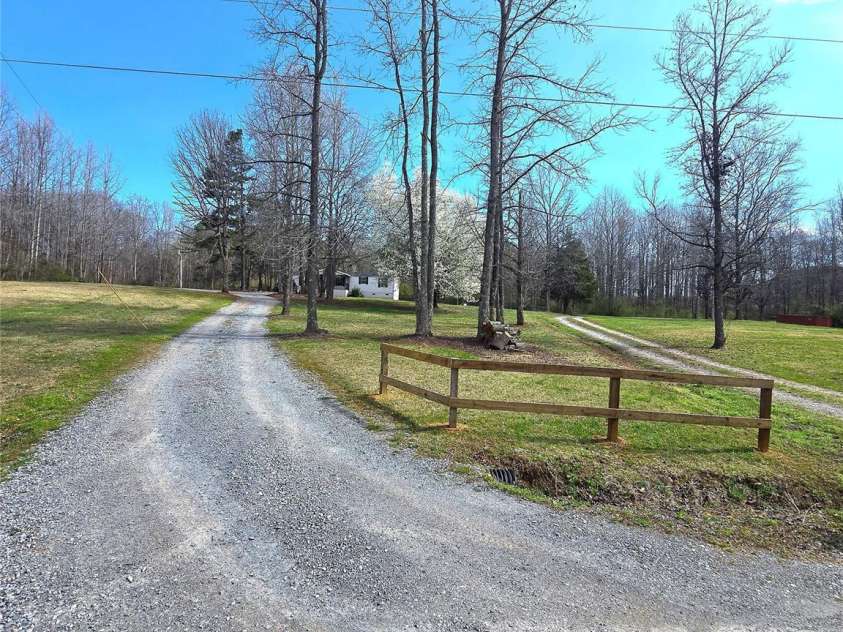 188 Cindy Lane, Kings Mountain, NC 28086.  MLS# CAR4355960, YatesRealty ID 4042. 
