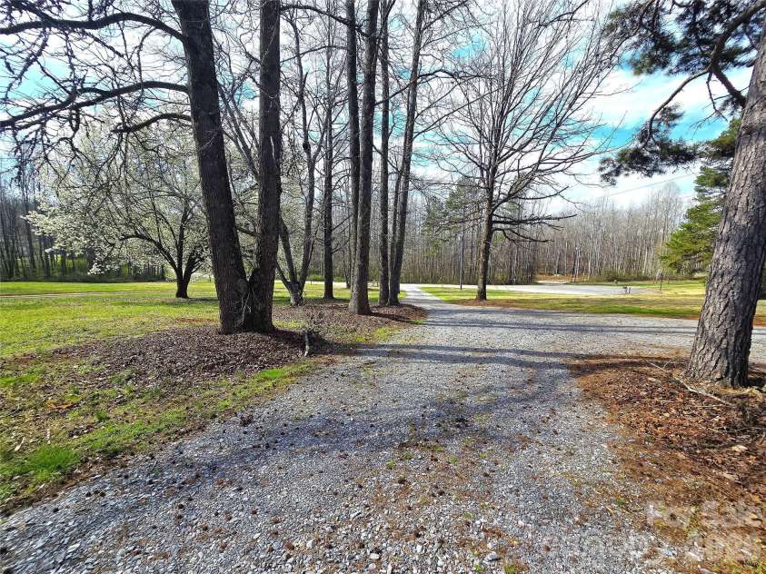 188 Cindy Lane, Kings Mountain, NC 28086.  MLS# CAR4355960, YatesRealty ID 4042. 