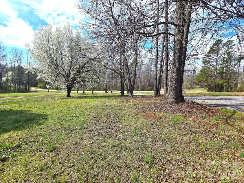 188 Cindy Lane, Kings Mountain, NC 28086.  MLS# CAR4355960, YatesRealty ID 4042. 