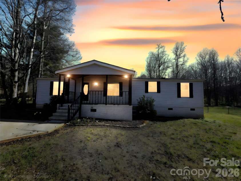 188 Cindy Lane, Kings Mountain, NC 28086.  MLS# CAR4355960, YatesRealty ID 4042. 