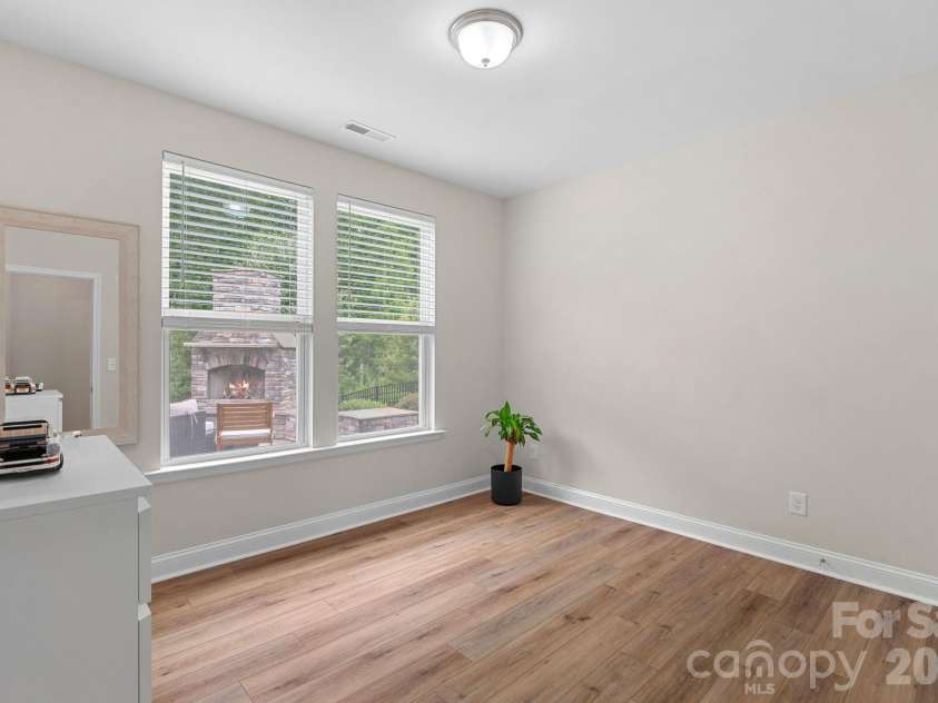 6608 Jepson Court, Charlotte, NC 28214.  MLS# CAR4404629, YatesRealty ID 40421. 1st Floor Bedroom