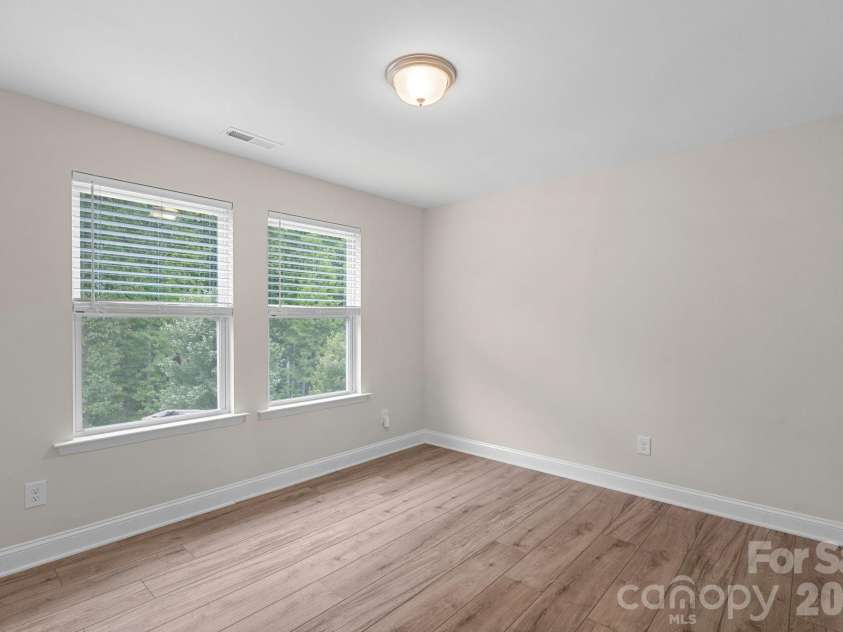 6608 Jepson Court, Charlotte, NC 28214.  MLS# CAR4404629, YatesRealty ID 40421. 