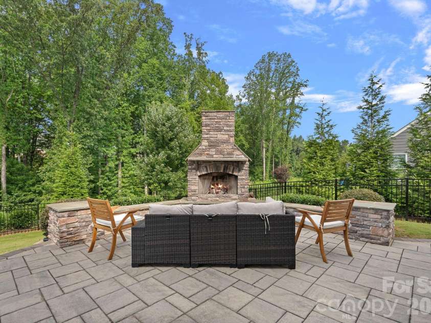 6608 Jepson Court, Charlotte, NC 28214.  MLS# CAR4404629, YatesRealty ID 40421. 