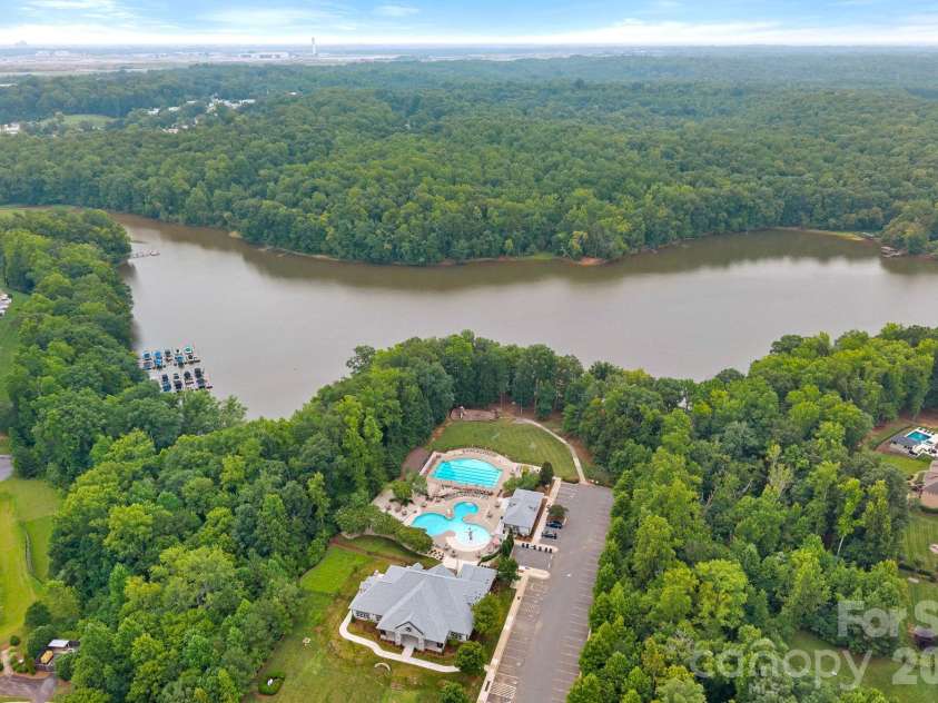 6608 Jepson Court, Charlotte, NC 28214.  MLS# CAR4404629, YatesRealty ID 40421. 