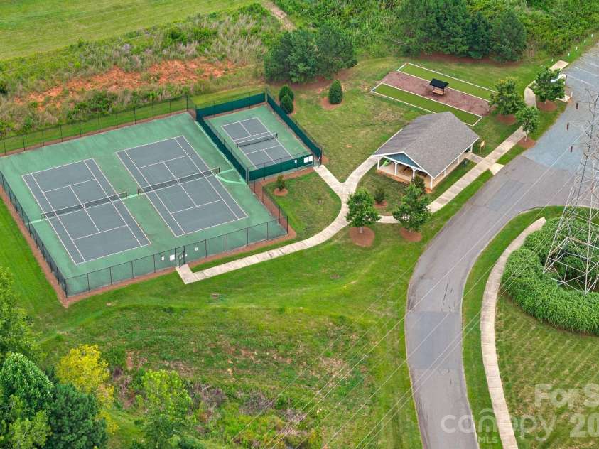 6608 Jepson Court, Charlotte, NC 28214.  MLS# CAR4404629, YatesRealty ID 40421. 