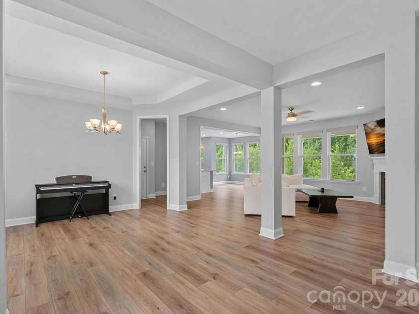 6608 Jepson Court, Charlotte, NC 28214.  MLS# CAR4404629, YatesRealty ID 40421. Dining Area