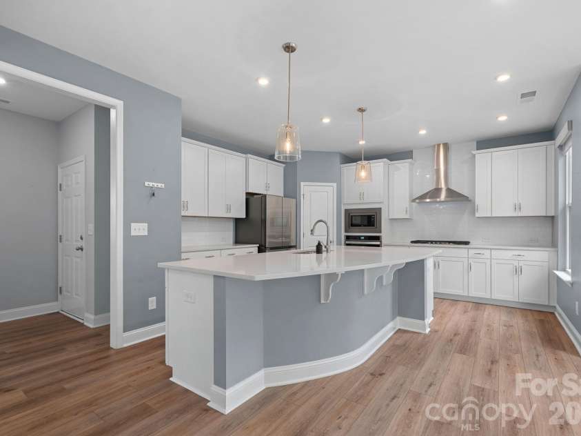 6608 Jepson Court, Charlotte, NC 28214.  MLS# CAR4404629, YatesRealty ID 40421. Kitchen