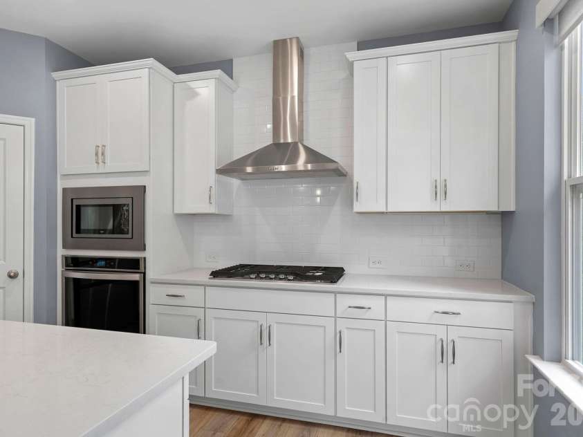 6608 Jepson Court, Charlotte, NC 28214.  MLS# CAR4404629, YatesRealty ID 40421. Kitchen