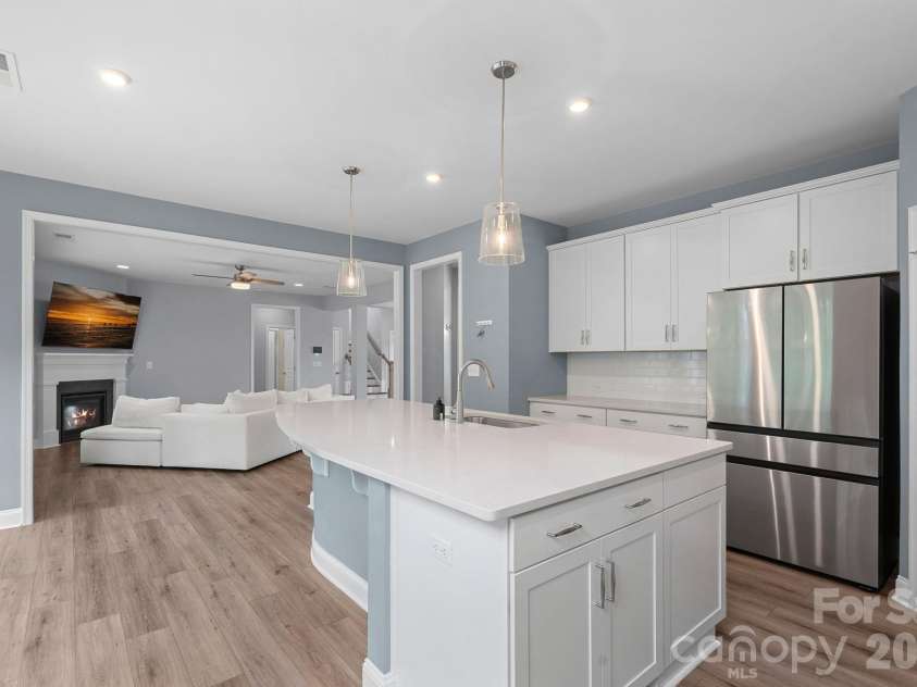 6608 Jepson Court, Charlotte, NC 28214.  MLS# CAR4404629, YatesRealty ID 40421. Kitchen