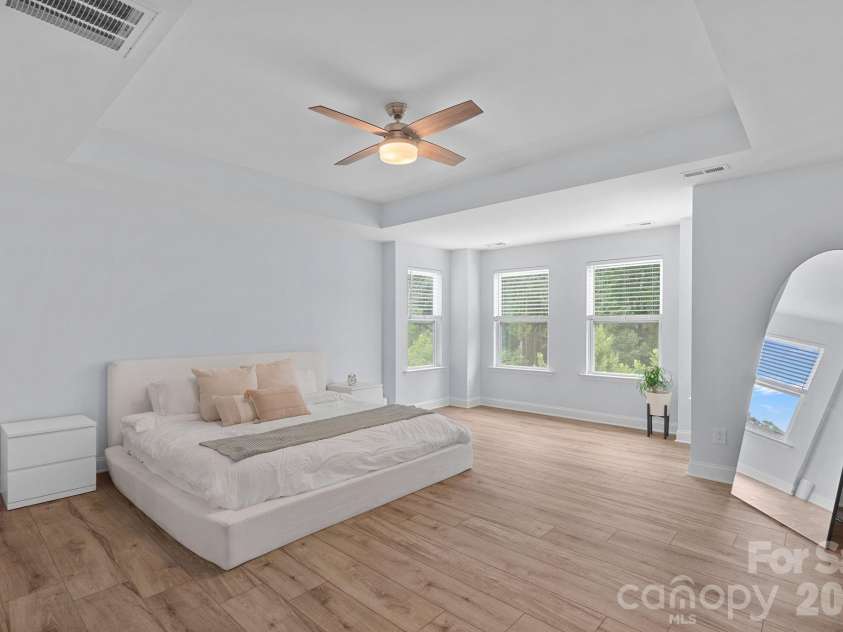 6608 Jepson Court, Charlotte, NC 28214.  MLS# CAR4404629, YatesRealty ID 40421. Primary Bedroom