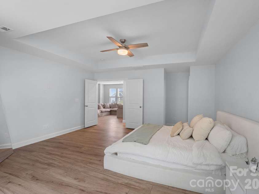 6608 Jepson Court, Charlotte, NC 28214.  MLS# CAR4404629, YatesRealty ID 40421. Primary Bedroom