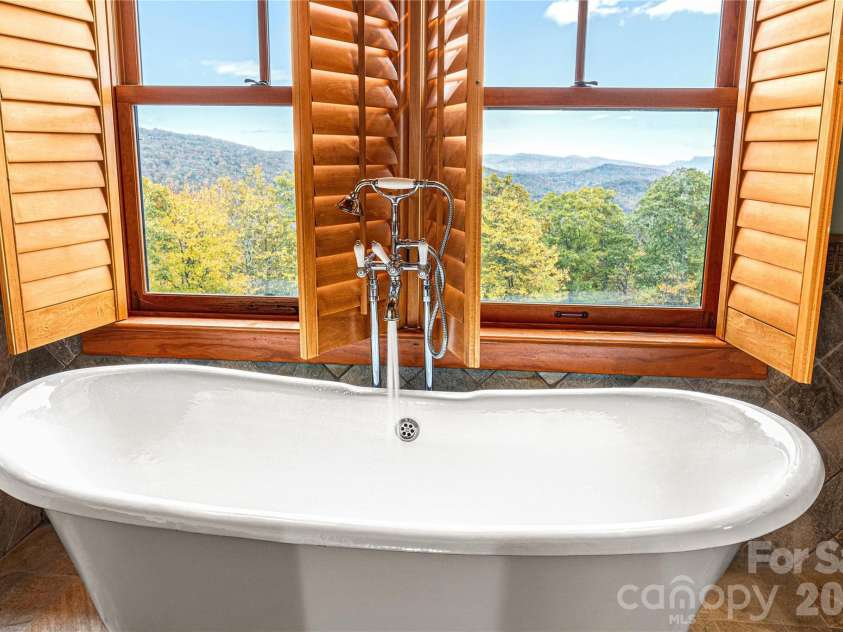 419 Summit Trail, Banner Elk, NC 28604.  MLS# CAR4371218, YatesRealty ID 40423. 