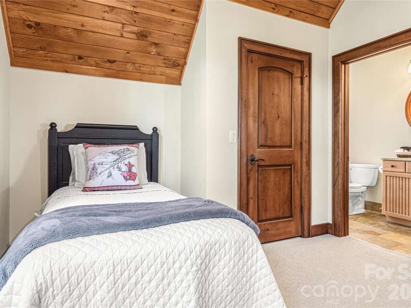 419 Summit Trail, Banner Elk, NC 28604.  MLS# CAR4371218, YatesRealty ID 40423. 