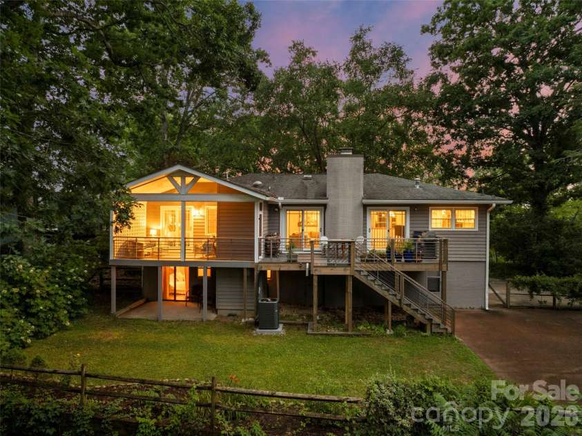 528 Griffing Boulevard, Asheville, NC 28804.  MLS# CAR4399452, YatesRealty ID 40425. 