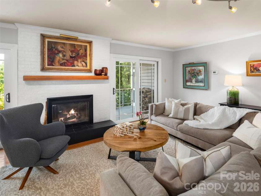 528 Griffing Boulevard, Asheville, NC 28804.  MLS# CAR4399452, YatesRealty ID 40425. 