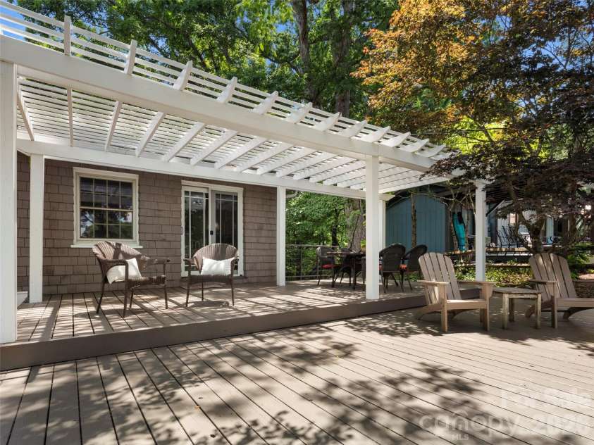 528 Griffing Boulevard, Asheville, NC 28804.  MLS# CAR4399452, YatesRealty ID 40425. 