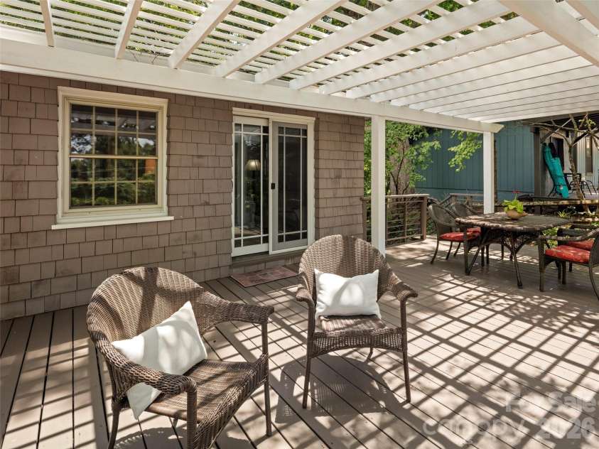 528 Griffing Boulevard, Asheville, NC 28804.  MLS# CAR4399452, YatesRealty ID 40425. 