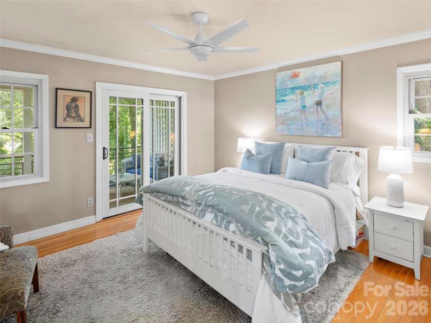 528 Griffing Boulevard, Asheville, NC 28804.  MLS# CAR4399452, YatesRealty ID 40425. 