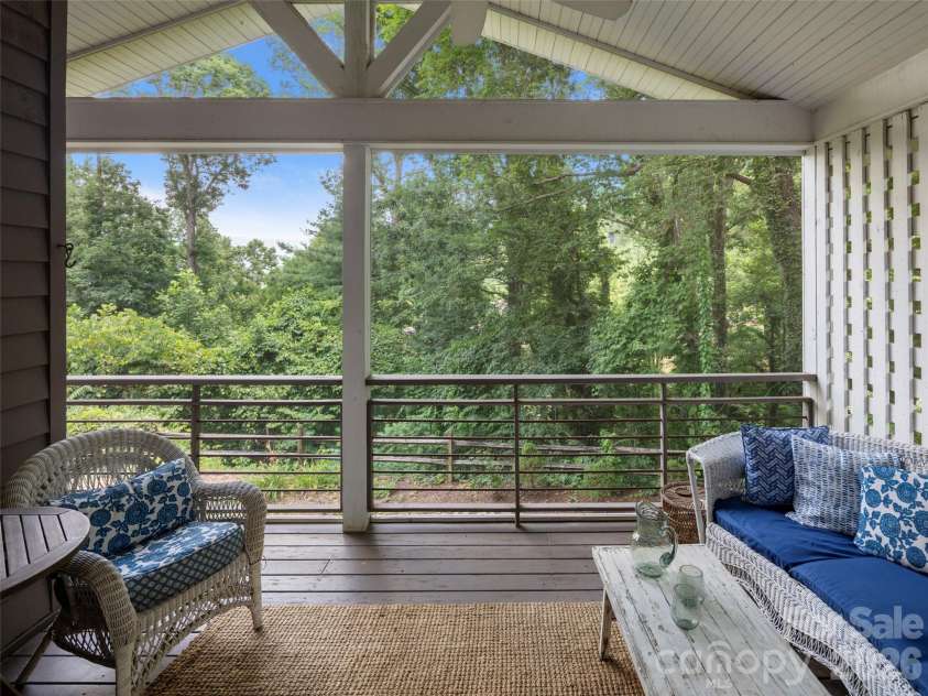 528 Griffing Boulevard, Asheville, NC 28804.  MLS# CAR4399452, YatesRealty ID 40425. 