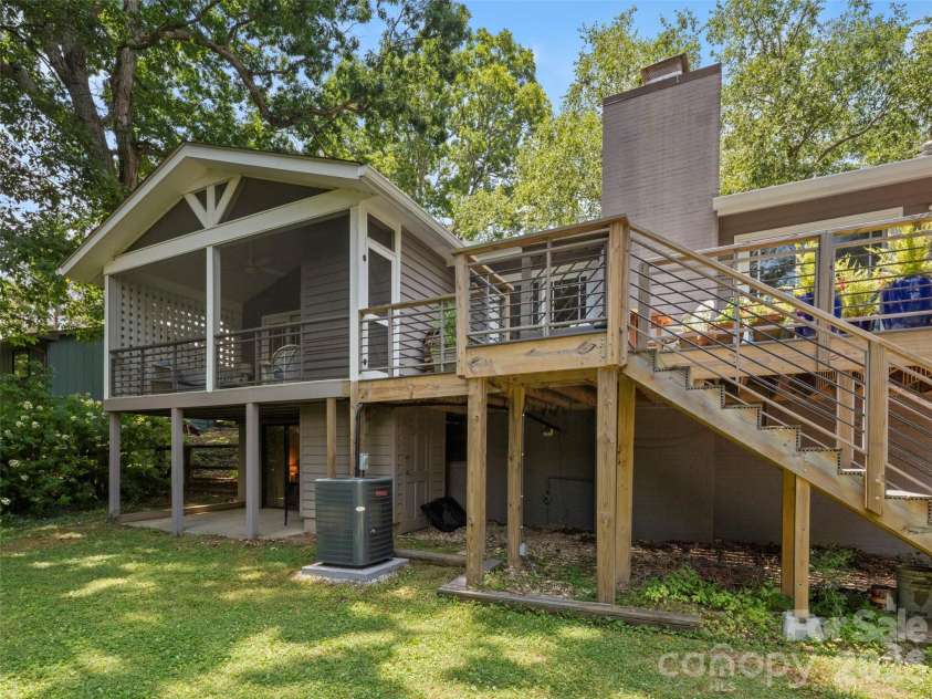 528 Griffing Boulevard, Asheville, NC 28804.  MLS# CAR4399452, YatesRealty ID 40425. 