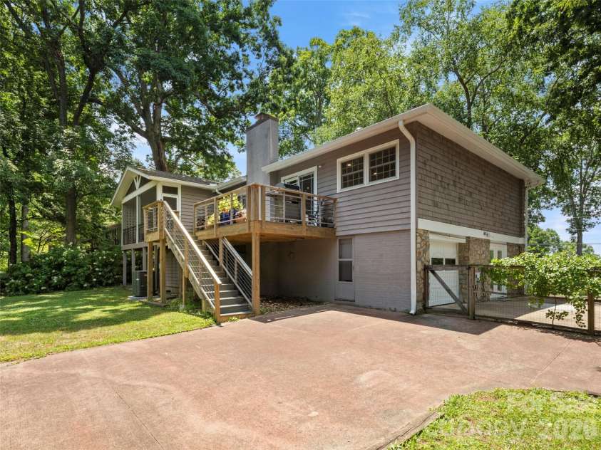528 Griffing Boulevard, Asheville, NC 28804.  MLS# CAR4399452, YatesRealty ID 40425. 