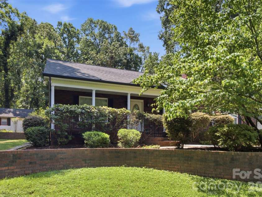 125 Shady Bluff Drive, Gastonia, NC 28052.  MLS# CAR4408728, YatesRealty ID 40426. 