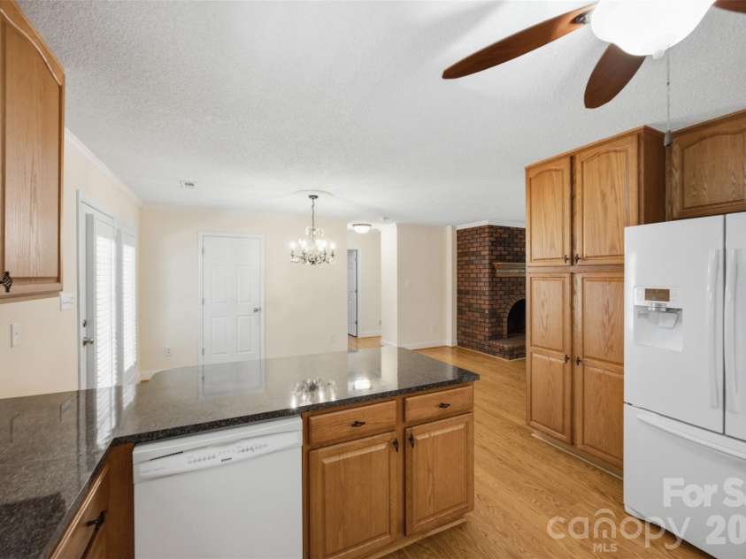 125 Shady Bluff Drive, Gastonia, NC 28052.  MLS# CAR4408728, YatesRealty ID 40426. 