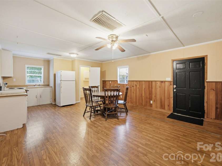 125 Shady Bluff Drive, Gastonia, NC 28052.  MLS# CAR4408728, YatesRealty ID 40426. 