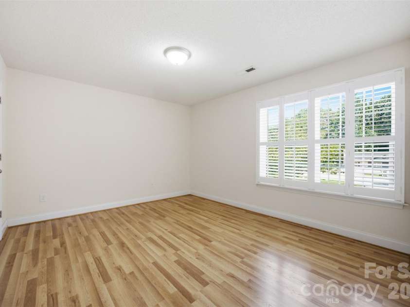 125 Shady Bluff Drive, Gastonia, NC 28052.  MLS# CAR4408728, YatesRealty ID 40426. 