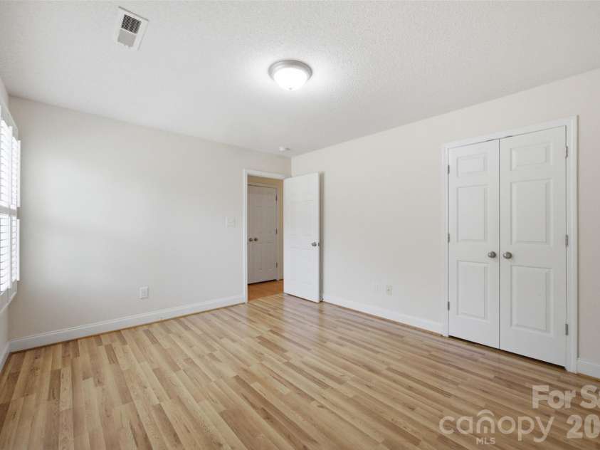 125 Shady Bluff Drive, Gastonia, NC 28052.  MLS# CAR4408728, YatesRealty ID 40426. 