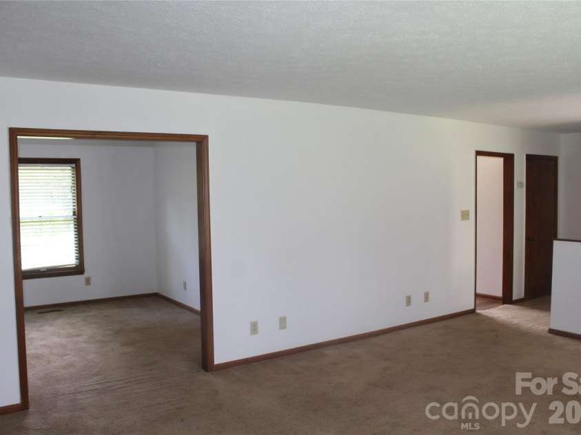 205 Inglewood Drive, Morganton, NC 28655.  MLS# CAR4408231, YatesRealty ID 40427. 
