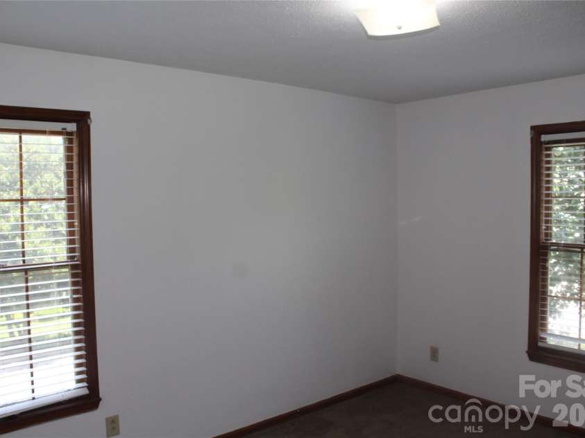 205 Inglewood Drive, Morganton, NC 28655.  MLS# CAR4408231, YatesRealty ID 40427. 