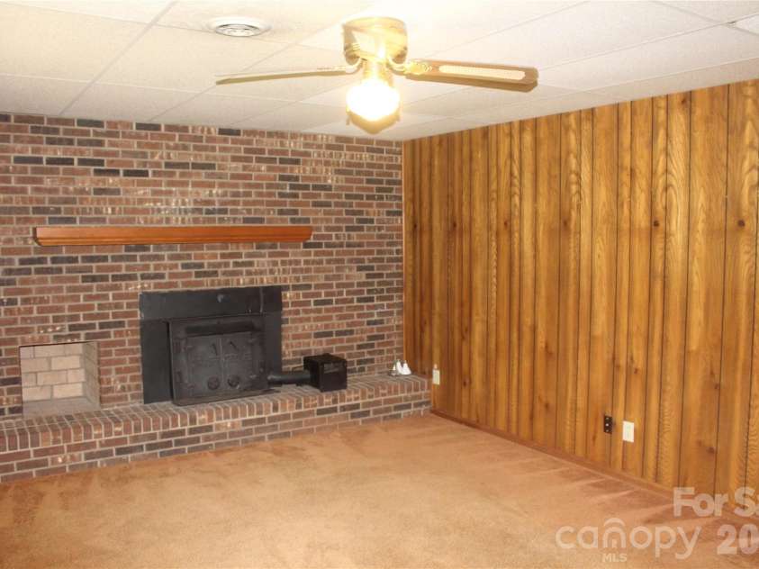 205 Inglewood Drive, Morganton, NC 28655.  MLS# CAR4408231, YatesRealty ID 40427. 