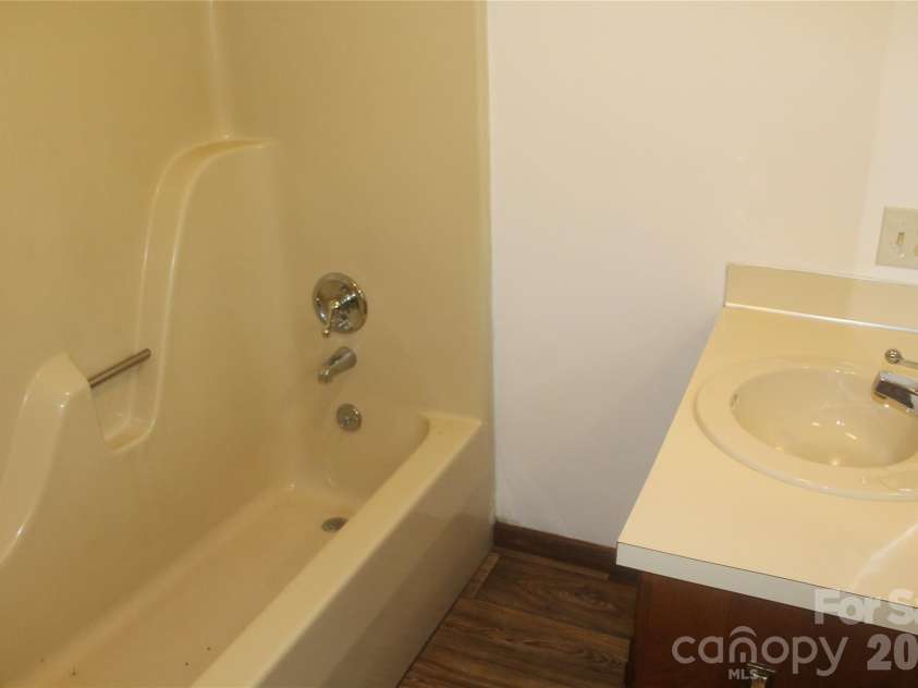 205 Inglewood Drive, Morganton, NC 28655.  MLS# CAR4408231, YatesRealty ID 40427. 