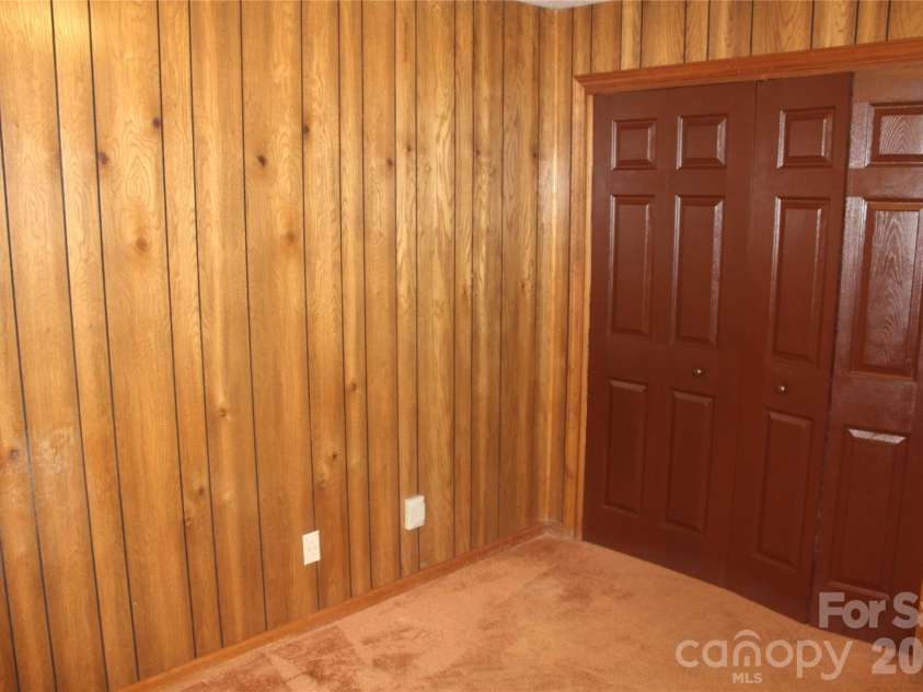 205 Inglewood Drive, Morganton, NC 28655.  MLS# CAR4408231, YatesRealty ID 40427. 