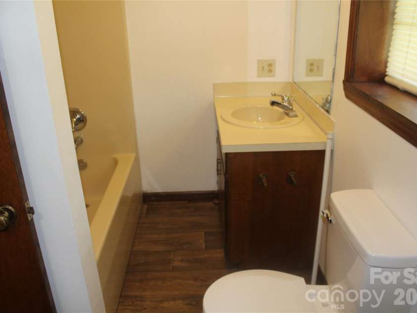 205 Inglewood Drive, Morganton, NC 28655.  MLS# CAR4408231, YatesRealty ID 40427. Basement bath