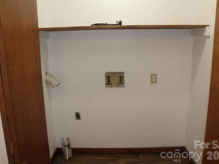 205 Inglewood Drive, Morganton, NC 28655.  MLS# CAR4408231, YatesRealty ID 40427. Laundry closet hookup basement bathroom