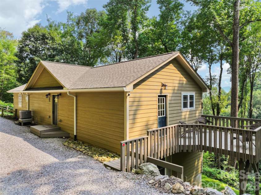 297 Triple Creek Drive, Clyde, NC 28721.  MLS# CAR4409138, YatesRealty ID 40429. 