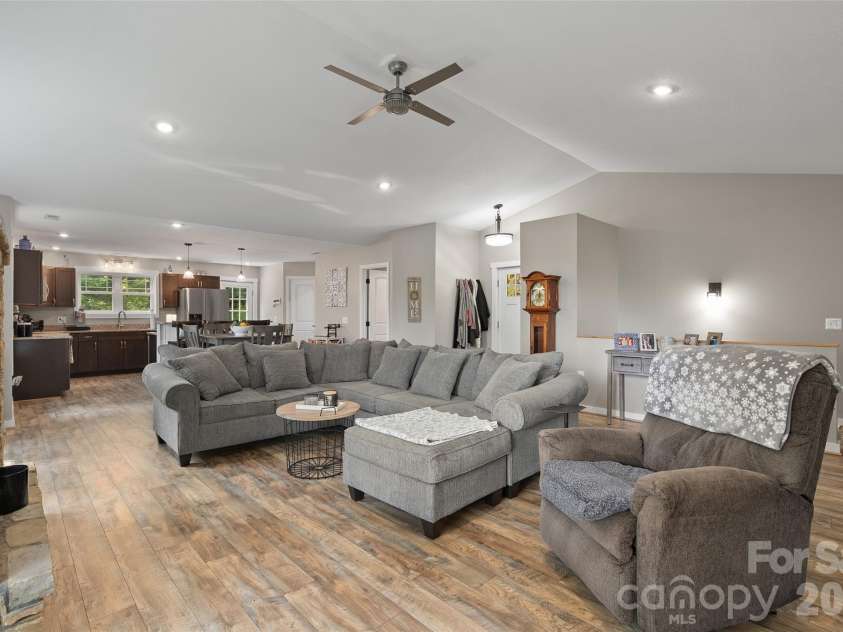 297 Triple Creek Drive, Clyde, NC 28721.  MLS# CAR4409138, YatesRealty ID 40429. 