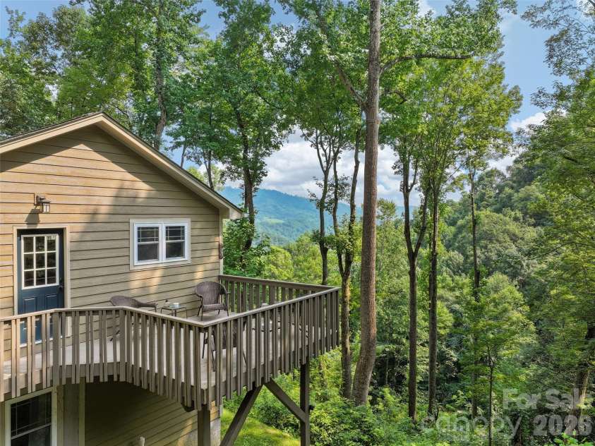 297 Triple Creek Drive, Clyde, NC 28721.  MLS# CAR4409138, YatesRealty ID 40429. 