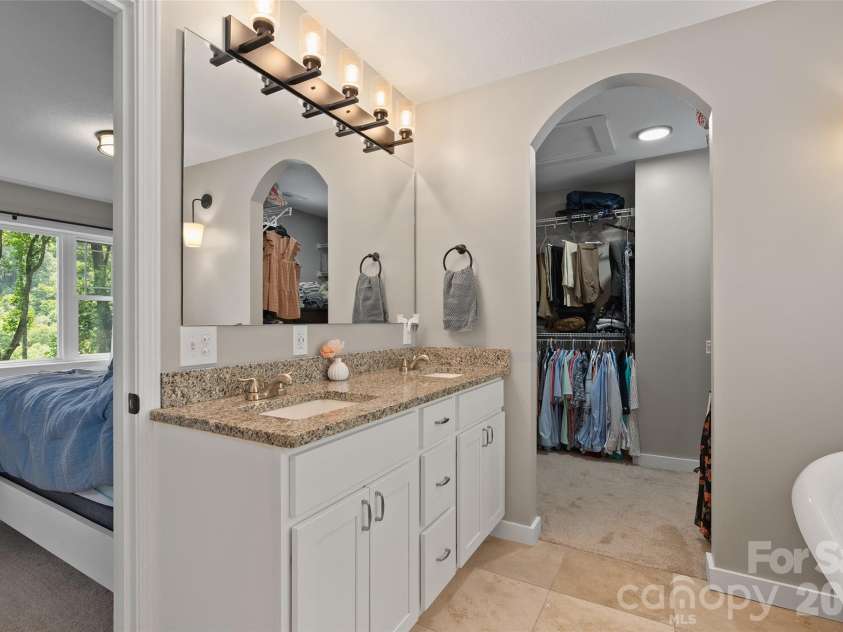 297 Triple Creek Drive, Clyde, NC 28721.  MLS# CAR4409138, YatesRealty ID 40429. 