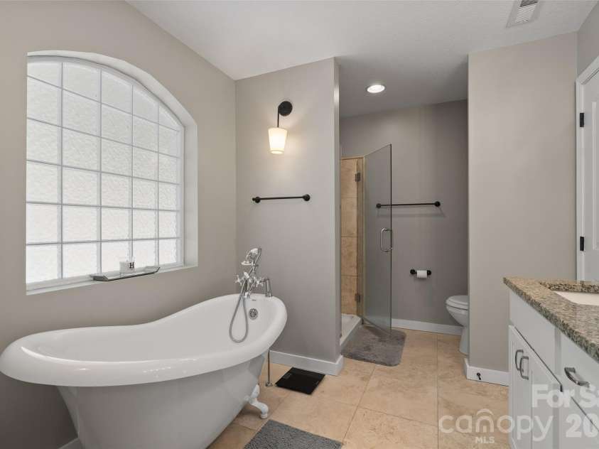 297 Triple Creek Drive, Clyde, NC 28721.  MLS# CAR4409138, YatesRealty ID 40429. 