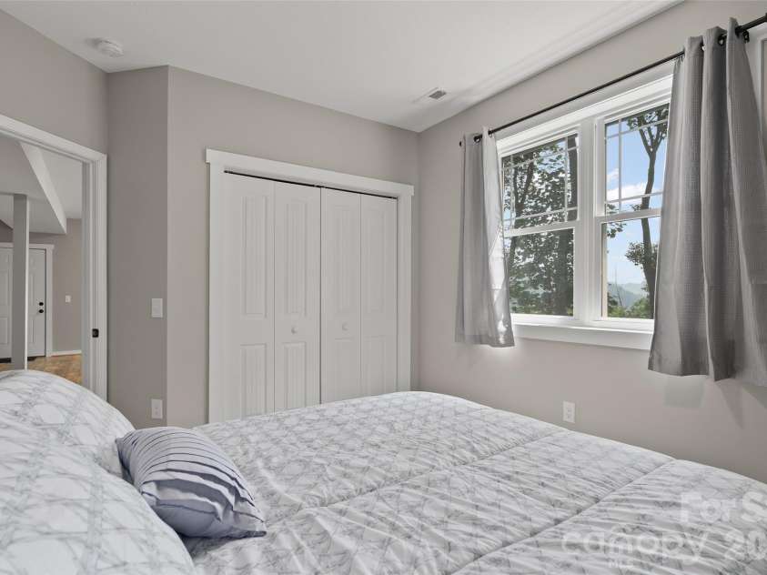297 Triple Creek Drive, Clyde, NC 28721.  MLS# CAR4409138, YatesRealty ID 40429. 