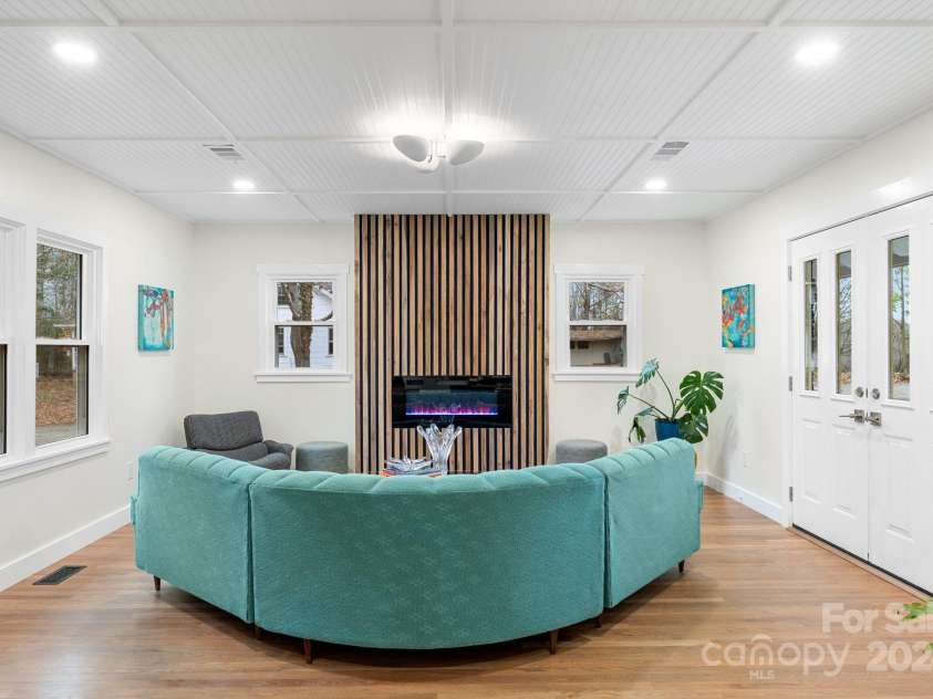 241 Pole Creasman Road, Asheville, NC 28806.  MLS# CAR4199603, YatesRealty ID 4043. Family Room