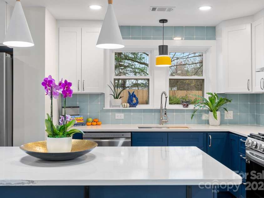 241 Pole Creasman Road, Asheville, NC 28806.  MLS# CAR4199603, YatesRealty ID 4043. Kitchen counters